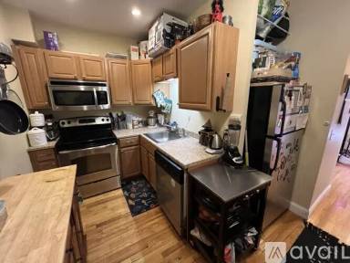 Main picture of 1298 Broadway