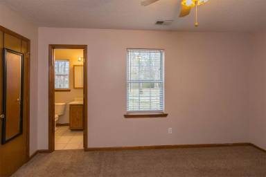 Main picture of 124 Falcon Crest Rd