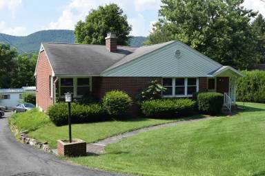 Main picture of 971 Green St