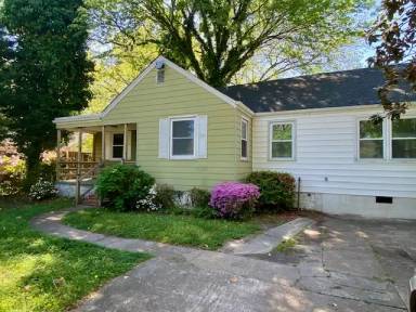 Main picture of 1033 Earl St