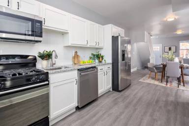 Main picture of 2572 McCulloh St