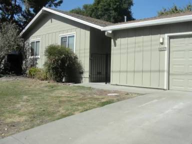 Main picture of 8623 Beverly Ln