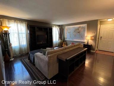 Main picture of Regency At the Lakes