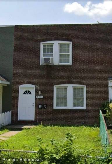 Main picture of 913 Stoll St