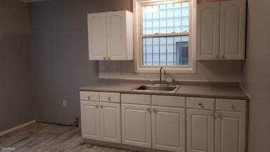 Main picture of 16 Columbia Ave