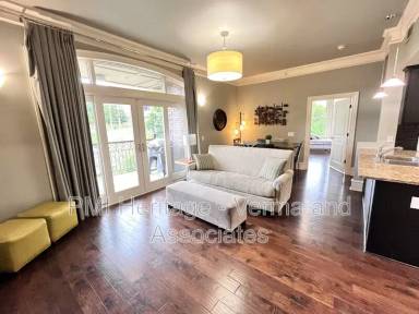 Main picture of 600 W Meadow St