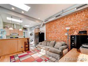 Main picture of 65 Galapago St