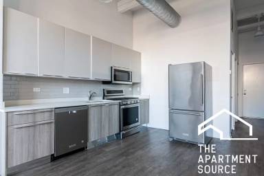 Main picture of 932 W Dakin St