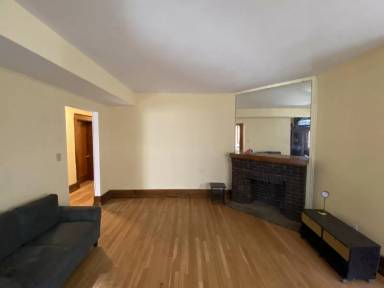 Main picture of 34 S 9th St