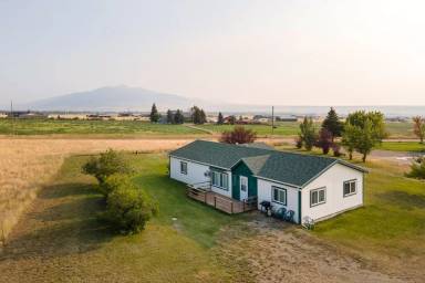 Main picture of 2 Mandolynne Ln