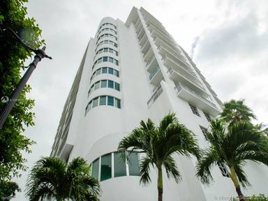 Main picture of 2021 SW 3rd Ave