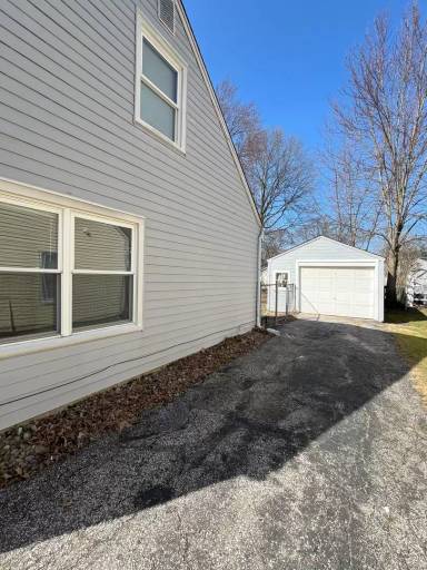 Main picture of 421 Jennings Ave