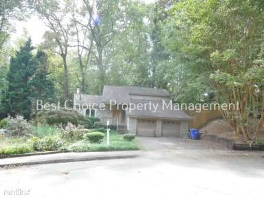 Main picture of 82 Westview Ave