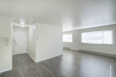 Main picture of 715 N 85th St