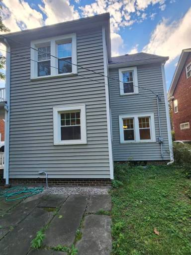 Main picture of 2605 S Taylor Rd