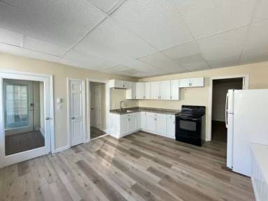 Main picture of 24 Franklin St