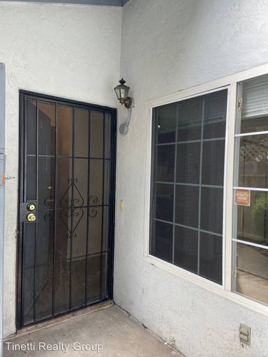 Main picture of 147 W 20th St