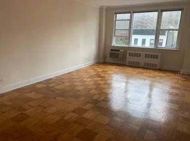 Main picture of 301 E 73rd St