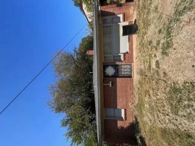 Main picture of 1659 S Cooper St