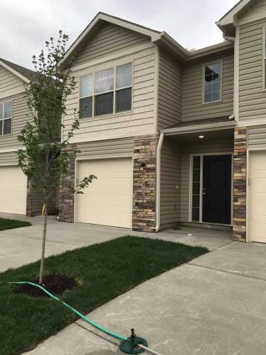 Main picture of 1402 NE Mary Ct