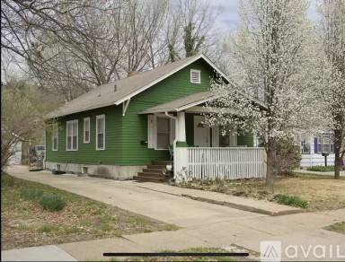 Main picture of 818 Bertrand St