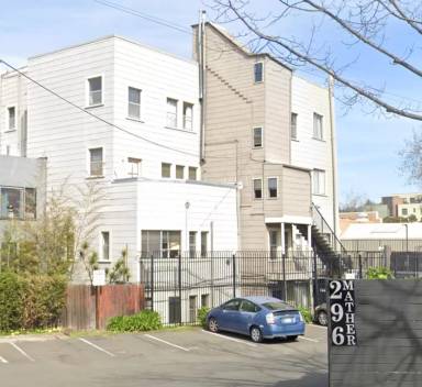 Main picture of 4350 Broadway