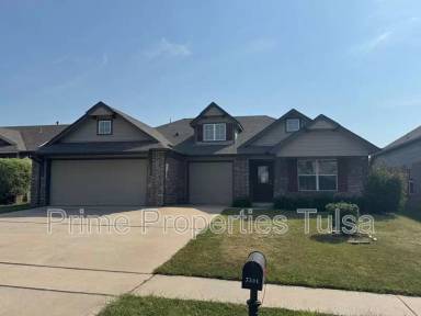 Main picture of 7301 S Magnolia Ave