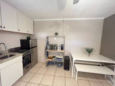 Main picture of 402 S Holly St