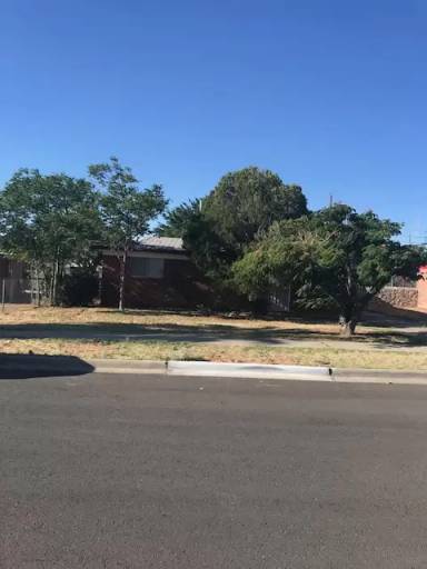 Main picture of 4928 Royal Dr