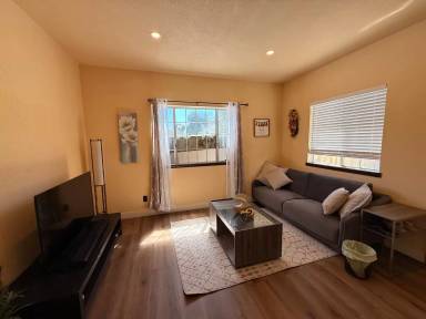Main picture of 3625 Lyon Ave