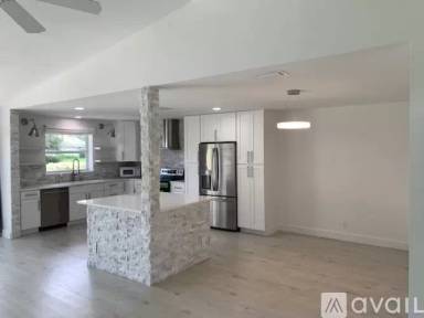 Main picture of 2791 SW Westlake Cir