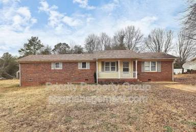 Main picture of 110 Maudie Ln