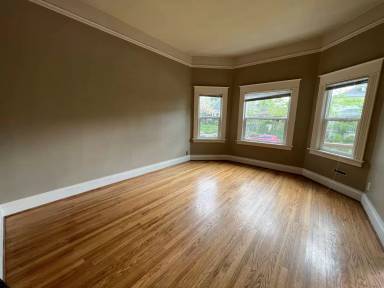 Main picture of 3807 NE Cleveland Ave