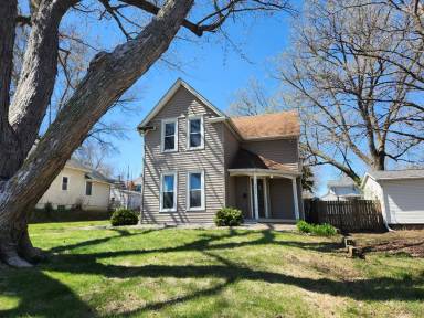 Main picture of 2716 Dubuque St