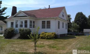 Main picture of 225 W 8th St S