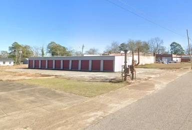 Main picture of 142 N Railroad St