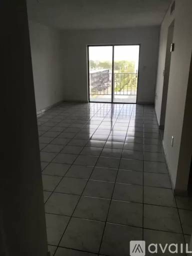 Main picture of 901 SW 37th Ave