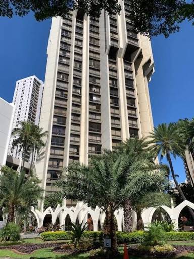 Main picture of Liliʻuokalani Gardens at Waikiki King Tower
