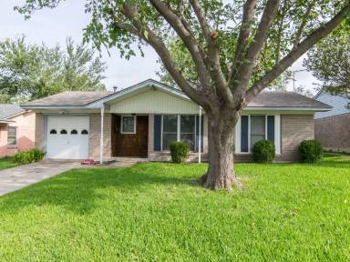 Main picture of 2721 Driftwood Dr