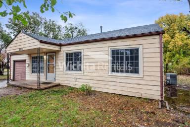 Main picture of 2920 W Taft St