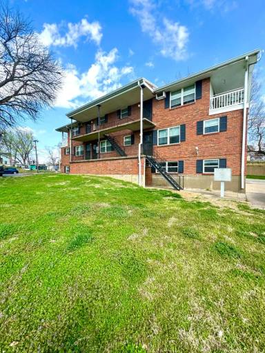 Main picture of 401 Washington Ave