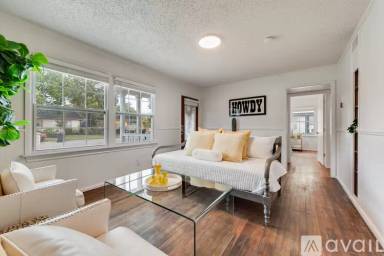 Main picture of 202 Pine St