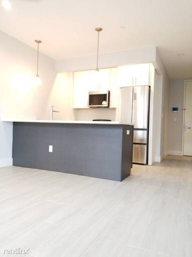 Main picture of 975 Liberty Ave