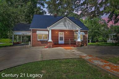 Main picture of 401 Hillcrest Dr