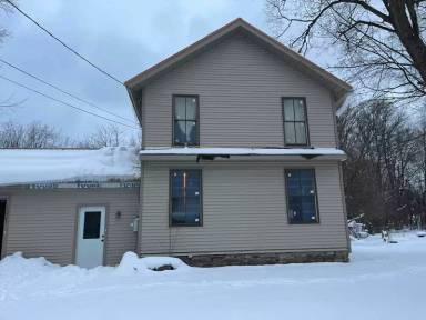 Main picture of 13963 Spring St
