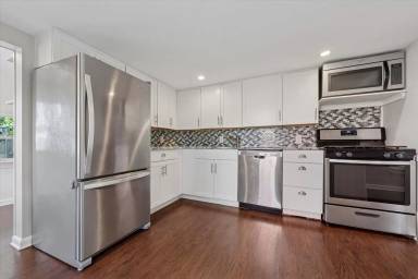 Main picture of 509 E Barnard St