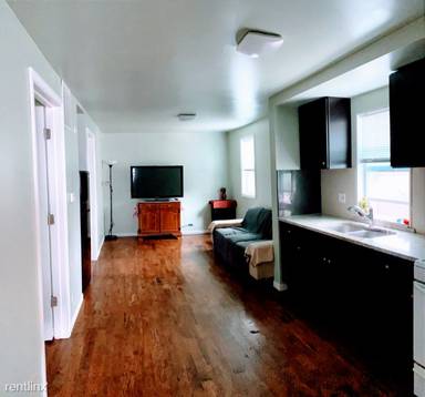 Main picture of 3025 S Poplar Ave