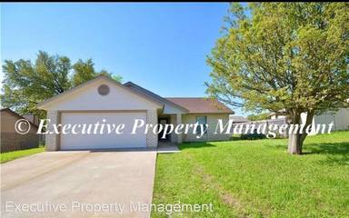 Main picture of 208 Halter Dr