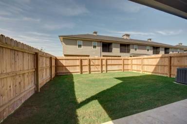 Main picture of 406 Kate Ln