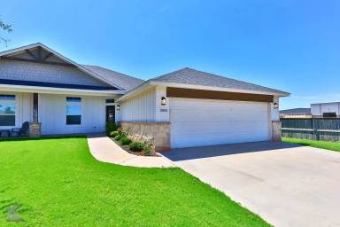 Main picture of 3802 Carrera Ln